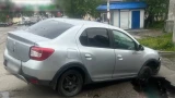 В Мурманске на Радищева под автомобилем провалился асфальт: пострадала пассажирка