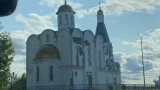 Фасад храма Спас на Водах в Мурманске планово облупился