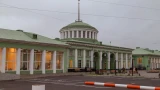 На железнодорожном вокзале Мурманска парковка стала бесплатной