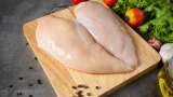 Куриные грудки жарю на сковороде: несколько минут, и готово вкуснейшее блюдо — вот что значит правильный маринад