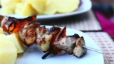 Шашлык на луковой подушке: готовим, не выходя из дома, — в любое время года