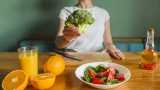 Запоры отступают: 5 супер-продуктов, которые очищают кишечник лучше любых таблеток — наладят пищеварение за 1 день