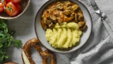 Бефстроганоф из СССР: мясо ну просто тает во рту — проверено поколениями