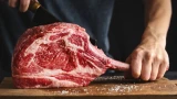 На рынке меня не обмануть: настоящее домашнее мясо от магазинного отличаю на глаз — на что обращать внимание при покупке