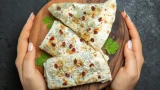 Можно взять на пикник: закуска из лаваша из продуктов под рукой — выручит, когда нет времени на готовку