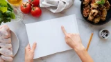 Теперь по-другому курицу не жарю: с этим способом получится нежное и сочное мясо — чистая сковорода обеспечена