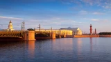 Петербург: город мечты для многих, а местные из него уезжают — в чем причина
