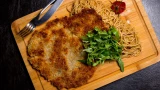 Куриный шницель с кускусом за 15 минут: рецепт на скорую руку, который съедят даже привереды — беспроигрышный ужин
