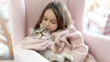 Кошачья тайна раскрыта: что на самом деле означает, когда питомец спит у ваших ног — кошка доверяет вам больше всех в доме?