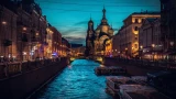 Почему лето считается лучшим временем для посещения Питера: чем уникальны весенние открытия фонтанов и мостов для туристов