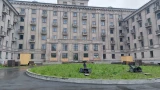 Оленей и медведя в сторонку: зданию Тралфлота в Мурманске обновляют фасад