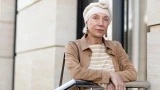 Безнадёжно устарело: 5 приёмов в образе, которые нужно забыть — вышли из моды