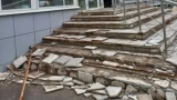 На крики мурманчан о разрушенной лестнице супермаркета на Кольском проспекте прибежал представитель сети