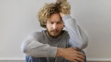 Один знак Зодиака вечно чувствует себя несчастным: кто родился под проблемной Звездой — как таким людям живется в мире