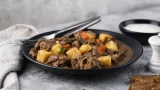 Бабушкин секрет: настоящая картошка с мясом — как готовили в СССР, что просто пальчики оближешь