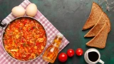 Теперь готовлю только по-армянски: яичница с помидорами на завтрак — забыла про жухлые омлеты