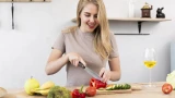 Так ещё бабушка учила: 5 кухонных советов, которые потеряли актуальность — От просеивания до промывания