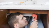 Засор на кухне исчезнет за считанные минуты: 4 реальных способа, которые работают