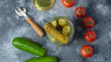 Базовая заготовка из огурца, которой будет наслаждаться вся семья зимой: простой рецепт для хорошей хозяйки