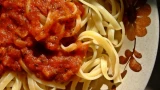 Густой томатный соус на зиму: вместо кетчупа к макаронам или мясу — такого в магазине не купишь