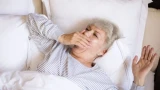 Не делайте этого в постели после 60 лет: 5 безобидных мелочей — незаметно вредят здоровью
