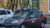 В Мурманске росгвардейцы задержали парня, умыкнувшего из гипермаркета ящик пива