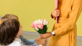 Розы, гортензии, тюльпаны — что выбрать к Дню знаний, чтобы не переплатить: советы эксперта Дениса Зоммера