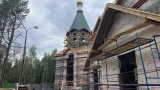 Купола появились на строящемся храме Святителя Спиридона в Мончегорске