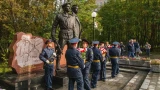 Вандализм по отношению к мемориалам недопустим — врио главы Мурманска Иван Лебедев