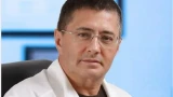 Подробности личной жизни доктора Мясникова: борьба с алкоголизмом жены — и от кого внебрачная дочь