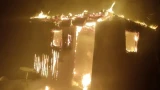 Пожарные дважды за ночь тушили дачи в Кольском районе и Кандалакше