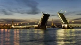 Море и все включено — это скучно: есть варианты отдыха гораздо лучше — поход в горы или поездка в топовые города России