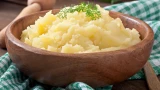 Забудьте про масло, если собираетесь приготовить пюре: хитрости профессиональных поваров, которые помогут сделать гарнир пышным