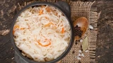 Быстрый способ заквасить капусту: готова через 3 дня — рецепт хвалят даже прихотливые кулинары