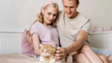 Кого больше любят кошки — мужчин или женщин: разбираемся в мифах и научных фактах