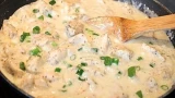 Идеальный вариант ужина: 30 минут и сочная курица с грибами манит на кухню — невероятно ароматно