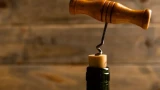 Пробка больше горлышка: как закрыть бутылку с вином — способ раскрыли домашние виноделы