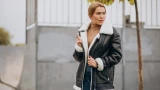 Холодает: выбираем между бомбером, жакетом, тренчем или мехом — советы стилиста Юлии Александровой