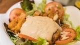 Сочная курица в сливочно-чесночном соусе: быстрый ужин на сковороде — рецепт на каждый день