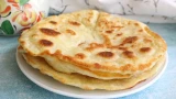 Лепешки на сковороде: бездрожжевой рецепт — готовятся за полчаса и долго остаются мягкими