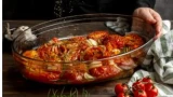 Жареная свинина с перловкой: мясо и крупа в томатном соусе так промариновались — просто тают во рту