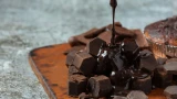 Добавила в ганаш фисташки и мяту: вкус круче, чем у «алкогольного» — чем еще ароматизировать десерт