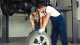 Роковой шиномонтаж: 3 ошибки, которые обойдутся дорого — накосячить могут даже на сервисе