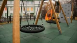Безопасные игры и спорт: в Мурманске обновили детскую площадку