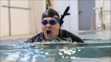Быстрее всех с автоматом плавают подводники из Гаджиева Мурманской области