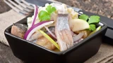 Селёдочка в горчичном маринаде: от одного вида слюнки текут — так вкусно, что гости даже соус вымакивают