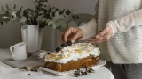 Готовлю торт «Сметанник» на все праздники: есть один секрет — поэтому он в 100 раз вкуснее, чем магазинный