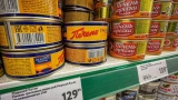 Жителям Мурманской области рассказали, как правильно выбирать рыбные консервы