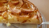 Пирог с яблоками «Три стакана» — готовится на кефире: с ним никаких хлопот