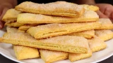 «Тёщин язык» по-быстрому: нежное, слоистое печенье — вкус, который знаком с детства